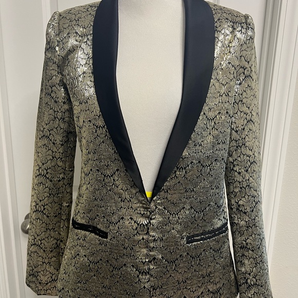 Elegant Black and Gold Blazer - Picture 1 of 8
